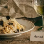 Accord mets vins pates aux truffes : tagliatelles à la crème et éclats de truffe noire